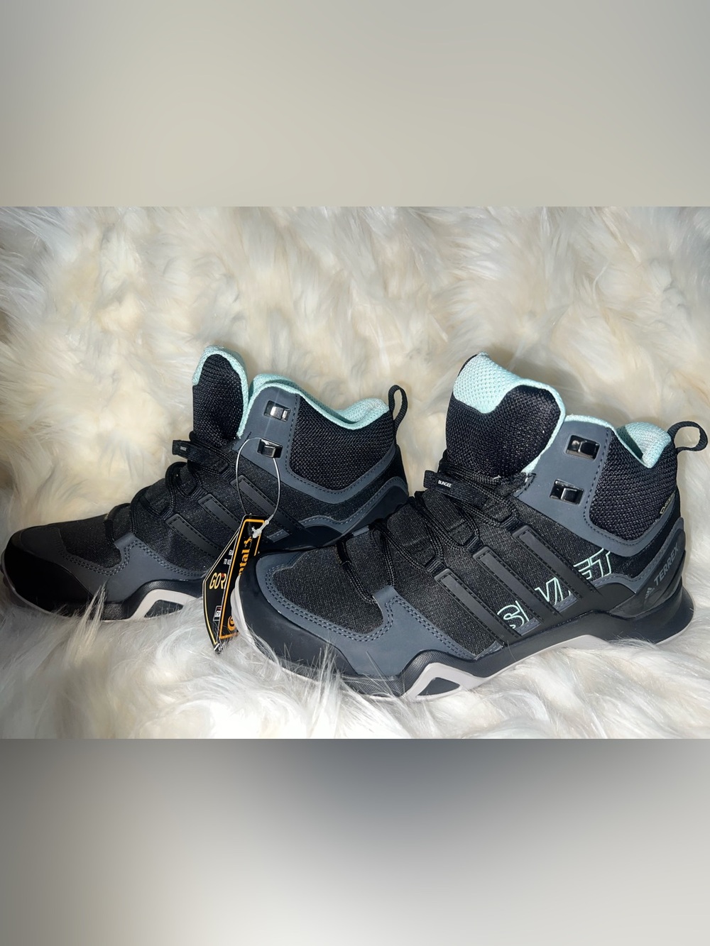 Brand New- adidas Terrex Swift R2 Mid GTX Gore-Tex Hiking Boots Women’s 7.5